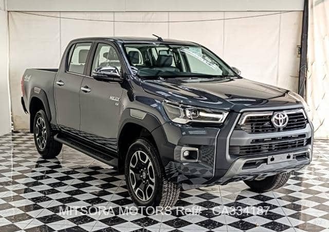 2025 TOYOTA HILUX 2.8