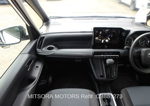 
								2024 TOYOTA NOAH HYBRID X full									