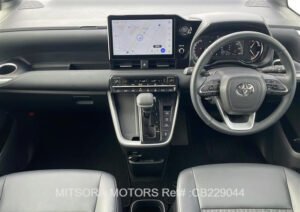 2025 TOYOTA NOAH