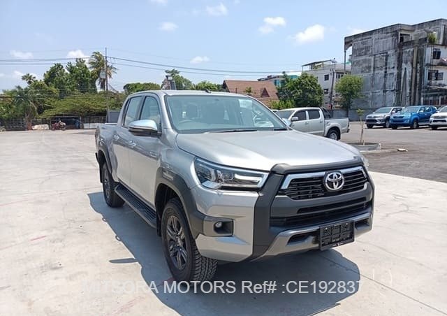 2023 TOYOTA HILUX 2.4