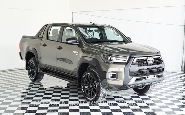 2023 TOYOTA HILUX 2.8