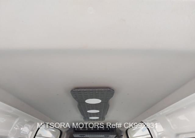 
								2023 TOYOTA HIACE COMMUTER full									