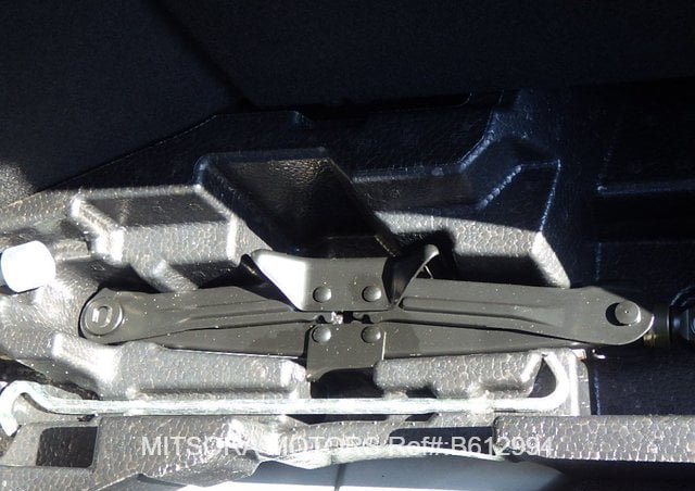 
								2018 TOYOTA C-HR HYBRID G LED EDITION full									