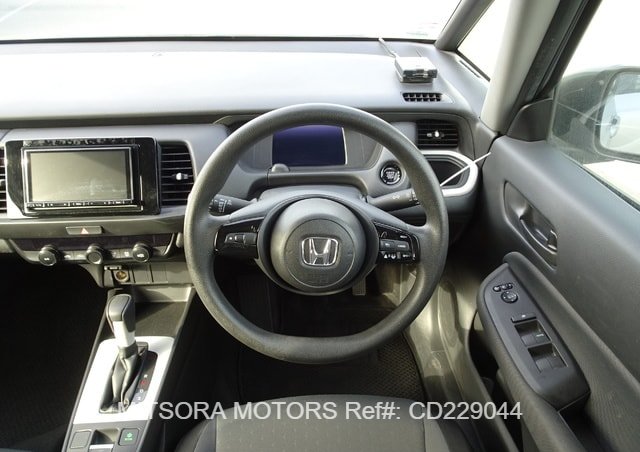
								2023 HONDA FIT HONDA SENSING full									