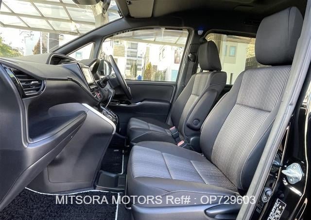 
								2020 TOYOTA VOXY full									