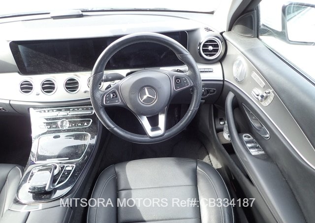 
								2017 MERCEDES-BENZ E-CLASS E200 AVANTGARDE full									