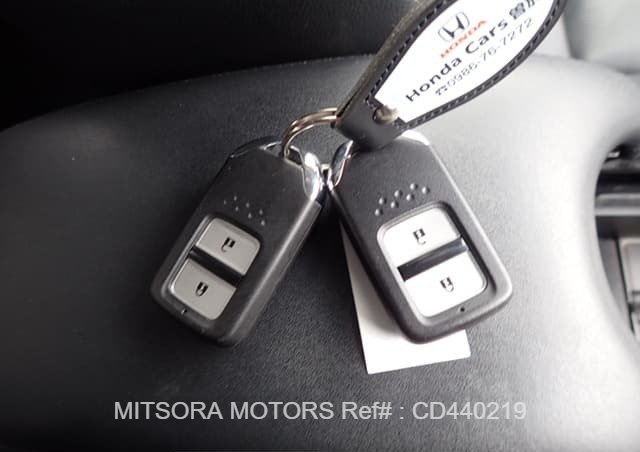 
								2014 HONDA VEZEL HYBRID Z full									