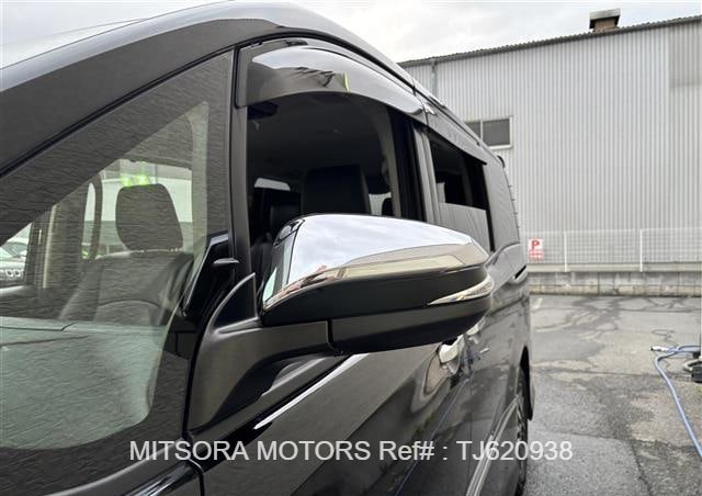 
								2015 TOYOTA VOXY full									