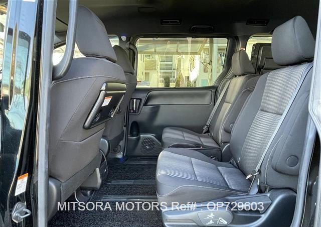 
								2020 TOYOTA VOXY full									