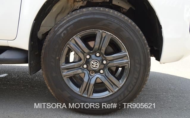 
								2023 TOYOTA HILUX SR5 full									