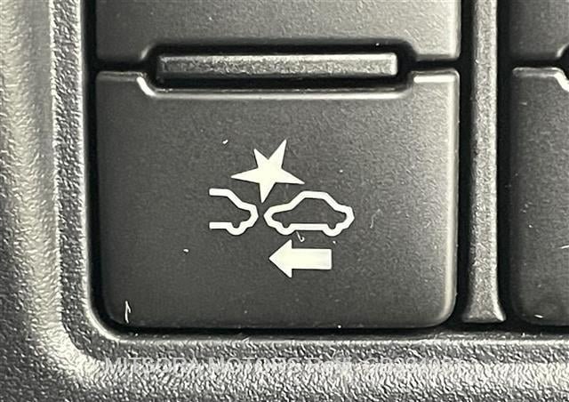 
								2017 TOYOTA NOAH full									