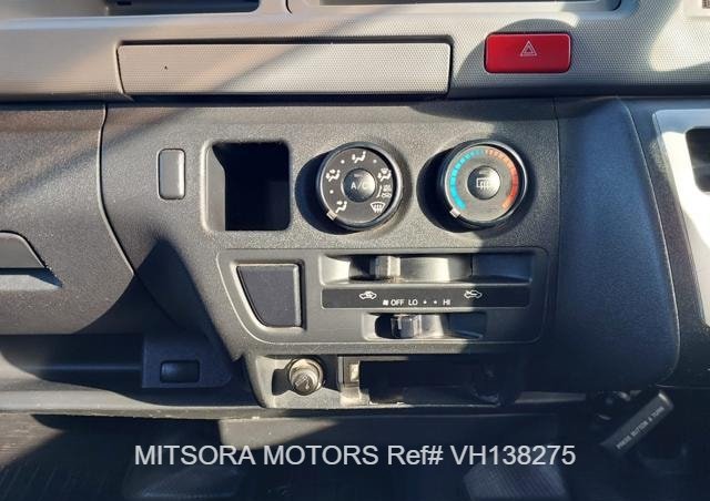 
								2015 TOYOTA HIACE COMMUTER full									