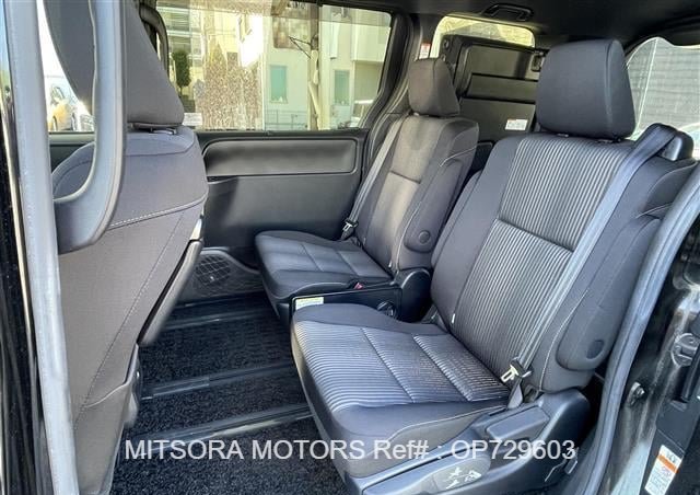 
								2020 TOYOTA VOXY full									