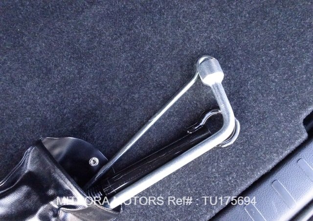 
								2021 TOYOTA VOXY ZS full									