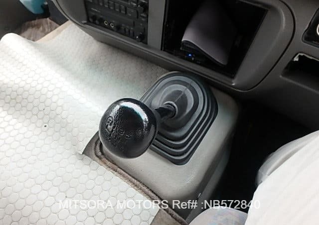 
								2005 HINO LIESSE II full									