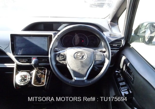 
								2021 TOYOTA VOXY ZS full									