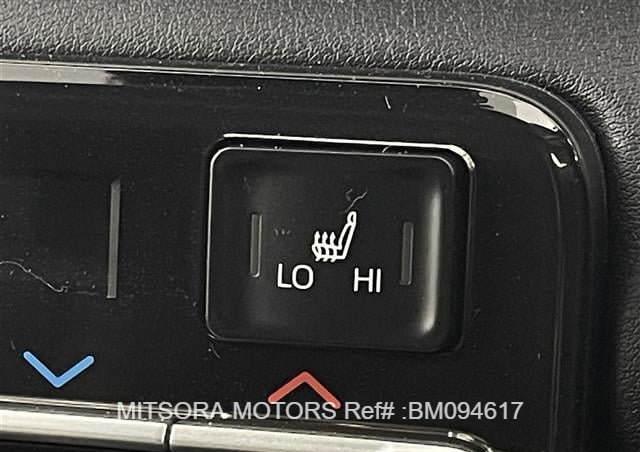 
								2024 TOYOTA VOXY PEARL full									