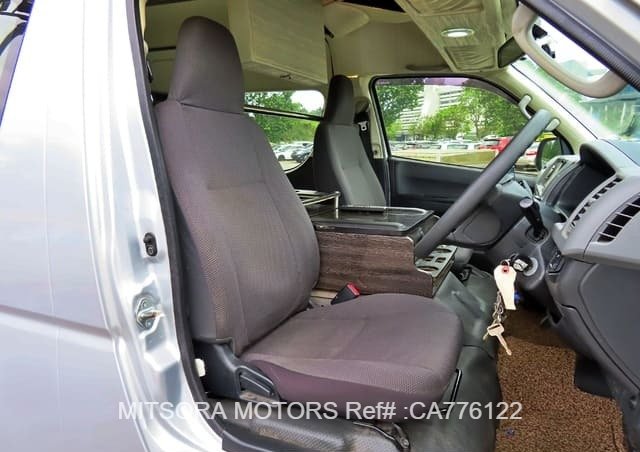 
								2013 TOYOTA HIACE VAN HIROOF AUTO (14 SEATER) full									