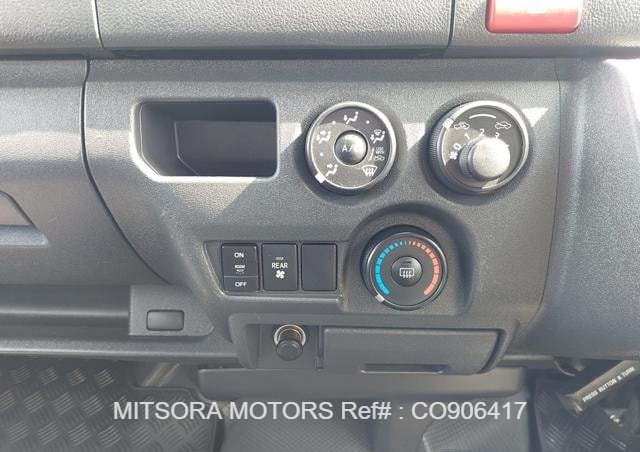 
								2015 TOYOTA HIACE COMMUTER full									