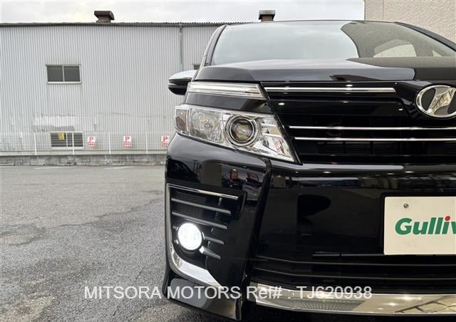 
								2015 TOYOTA VOXY full									