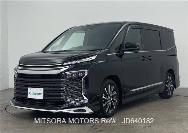 
								2023 TOYOTA VOXY BLACK full									