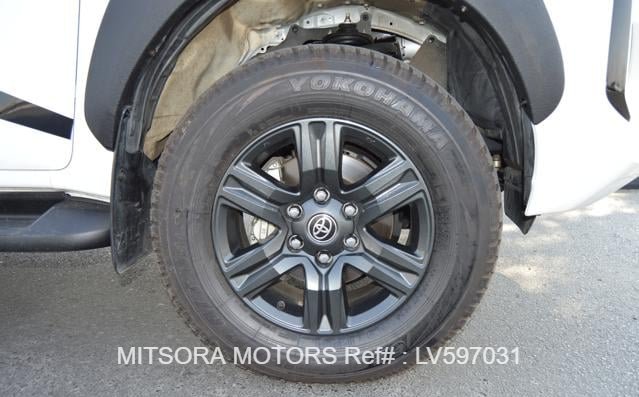 
								2024 TOYOTA HILUX DOUBLE CABIN full									