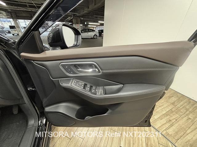 
								2023 NISSAN X-TRAIL G full									