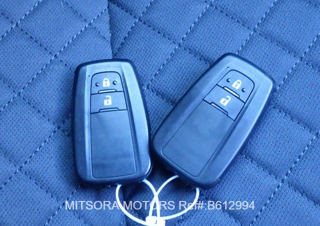 
								2018 TOYOTA C-HR HYBRID G LED EDITION full									