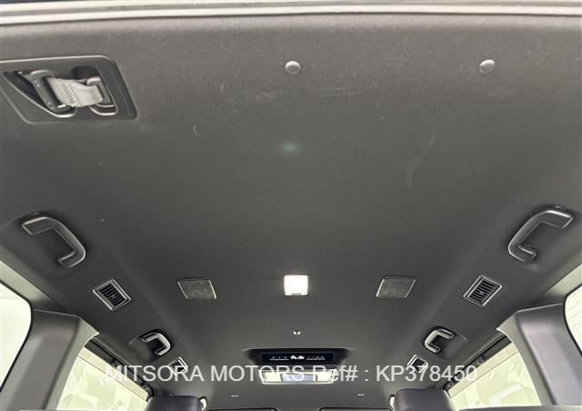 
								2023 TOYOTA VOXY full									