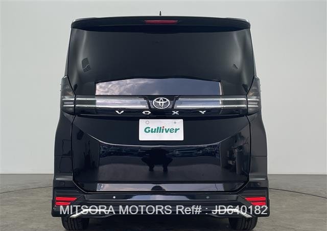 
								2023 TOYOTA VOXY BLACK full									