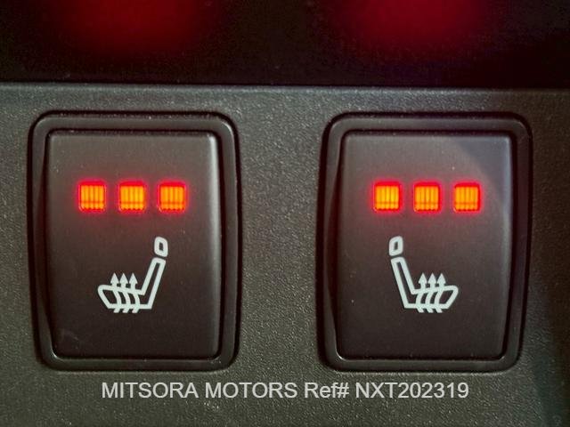 
								NISSAN X-TRAIL G E-4ORCE Grey full									