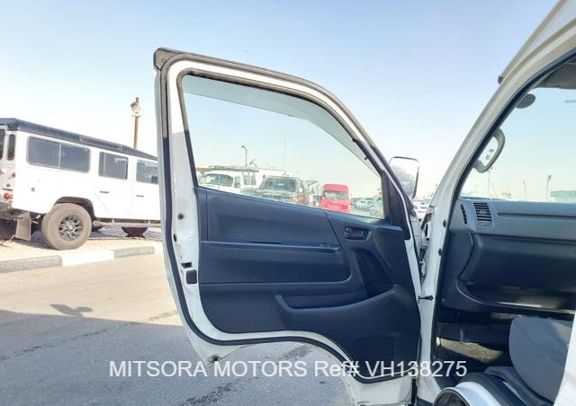 
								2015 TOYOTA HIACE COMMUTER full									