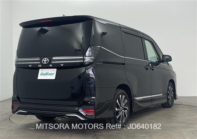 
								2023 TOYOTA VOXY BLACK full									