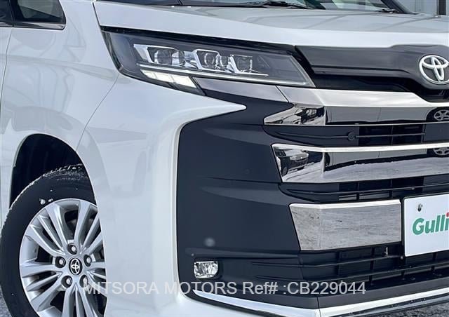 
								2025 TOYOTA NOAH full									