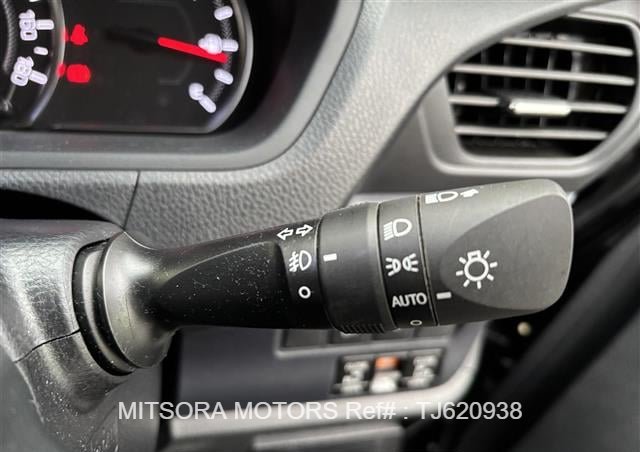 
								2015 TOYOTA VOXY full									