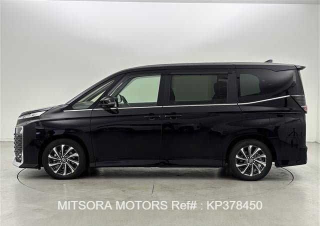 
								2023 TOYOTA VOXY full									