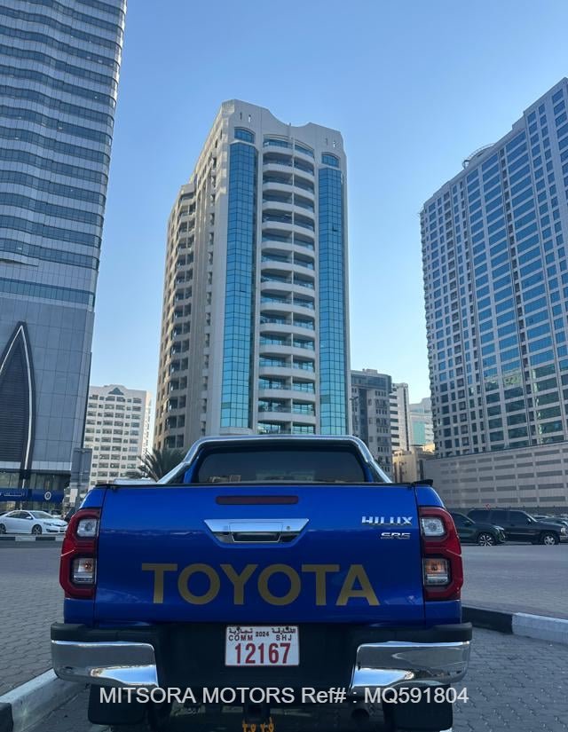 2016 TOYOTA HILUX SR5