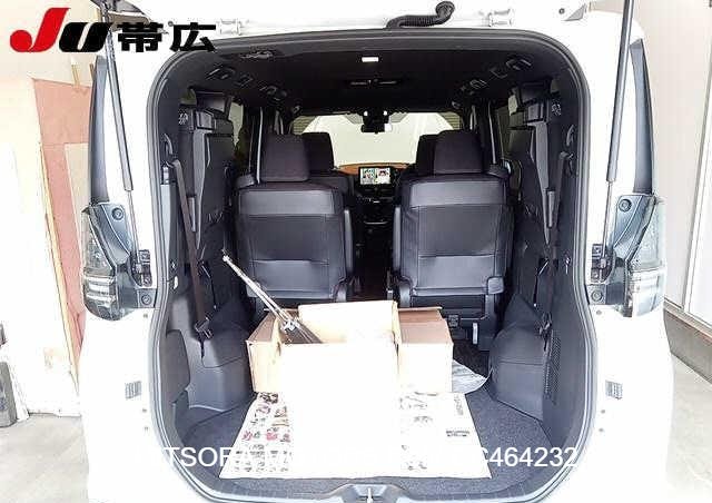 
								2023 TOYOTA VOXY 4WDS-G full									