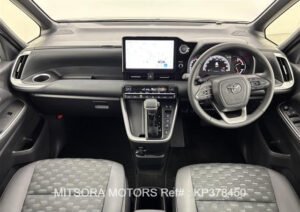 2023 TOYOTA VOXY