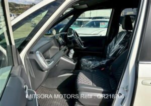 2023 TOYOTA VOXY PEARL