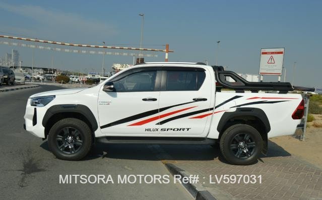 2024 TOYOTA HILUX DOUBLE CABIN