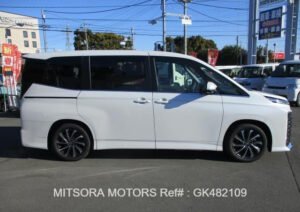 2025 TOYOTA VOXY