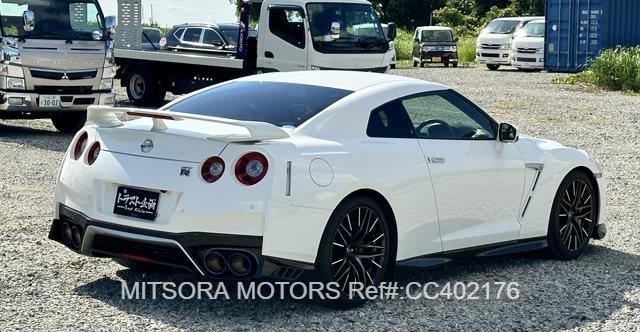 2019 NISSAN GT-R