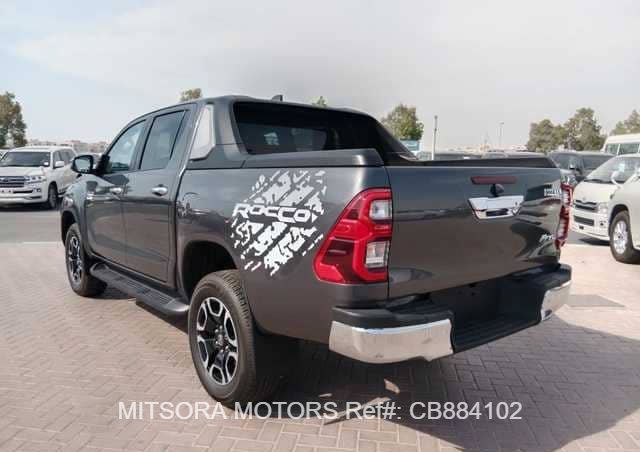 2022 TOYOTA HILUX