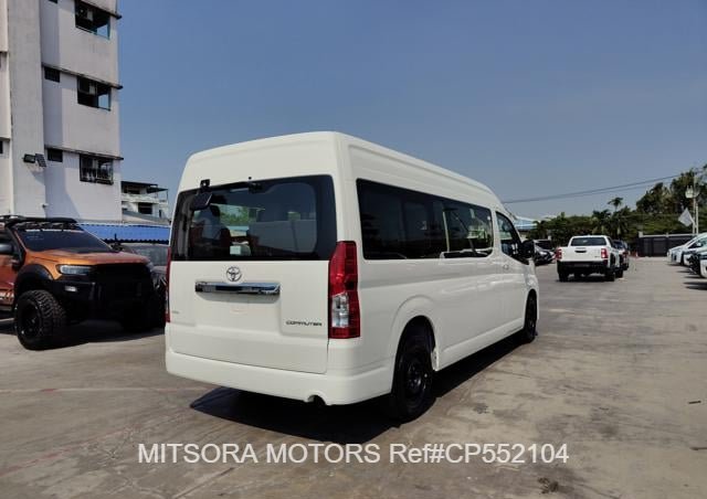 2026 TOYOTA HIACE COMMUTER 2.8 AT