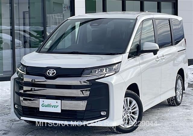 2025 TOYOTA NOAH