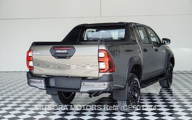 2023 TOYOTA HILUX 2.8