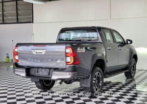 2023 TOYOTA HILUX