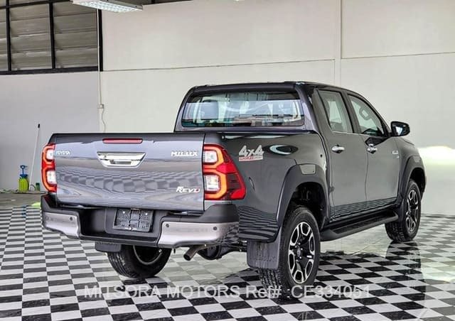 2023 TOYOTA HILUX
