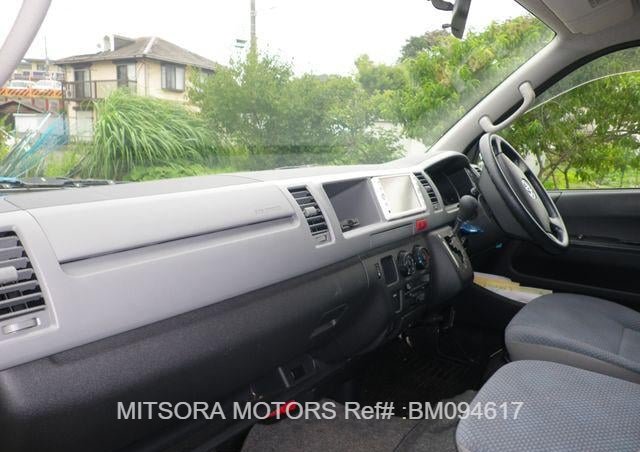2010 TOYOTA HIACE COMMUTER GLHR